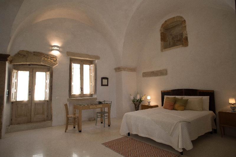 Historia- Dimore Corte Chiesa Corigliano dʼOtranto エクステリア 写真